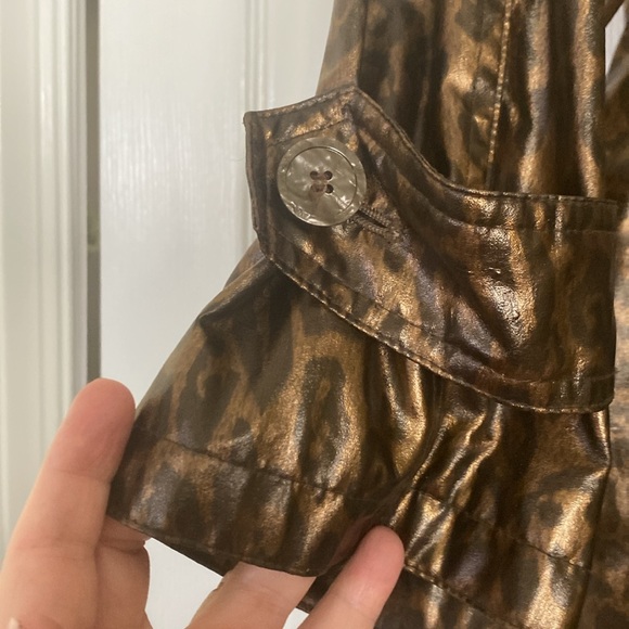 Animal print trench coat. Fully lined size 12. - Picture 6 of 7